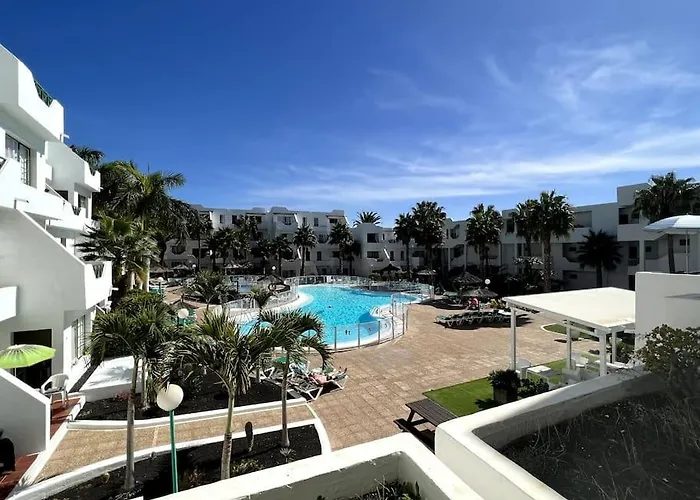 Casa Feliz - One Bedroom Central Apartment With Communal Pool